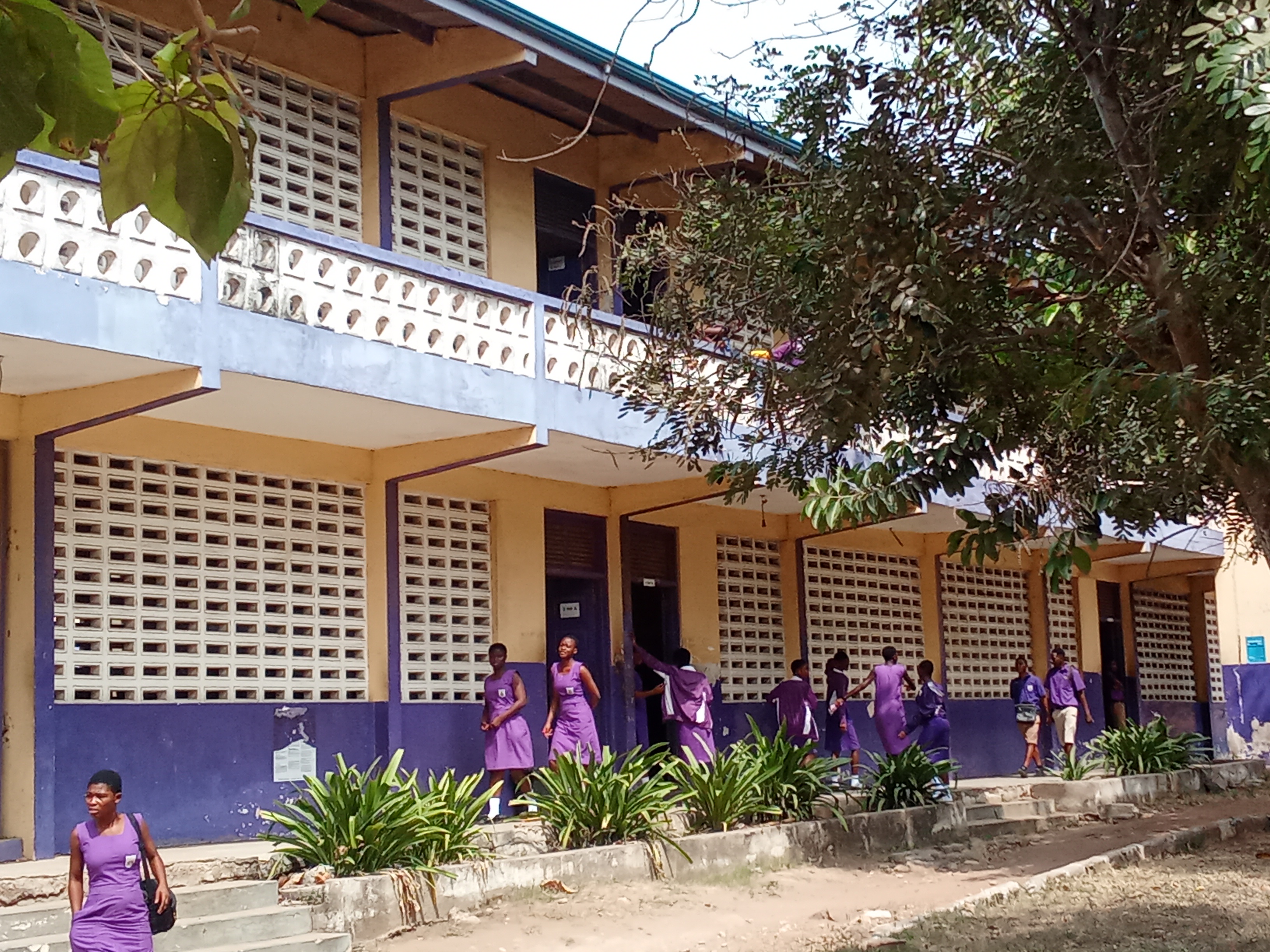 Tema Manhean SHS Main Building